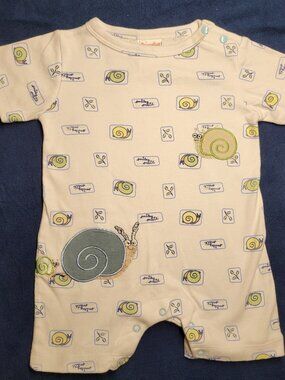 Infant boy or girl romper, Snugabye, size 3/6 months, multicolored,  good condi